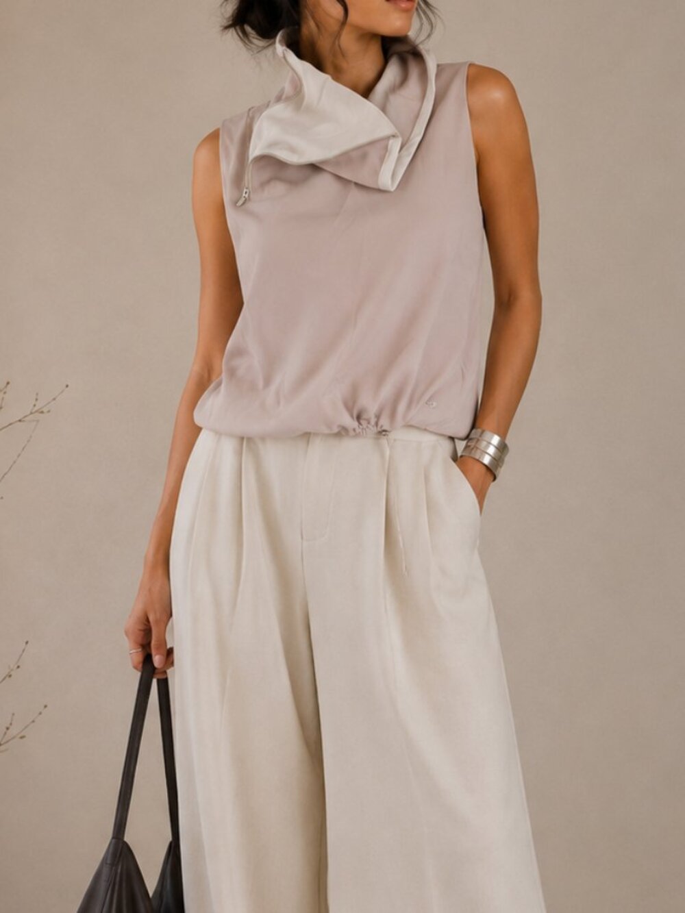 Aritzia Babaton 1-01 Funnel Neck Cream Sleeveless Top Sz XS